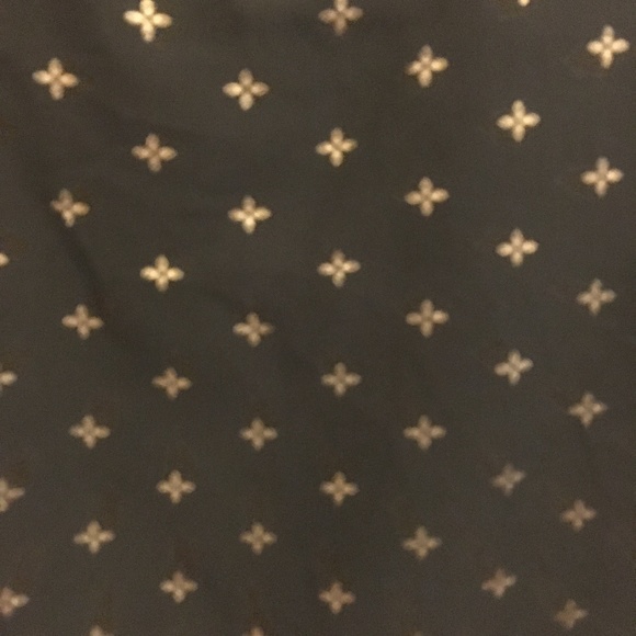 Small Black Short Sleeve Top - Picture 6 of 6